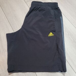 Adidas Climacool Men's Unlined Athletic Shorts Medium Black Yellow Athleisure